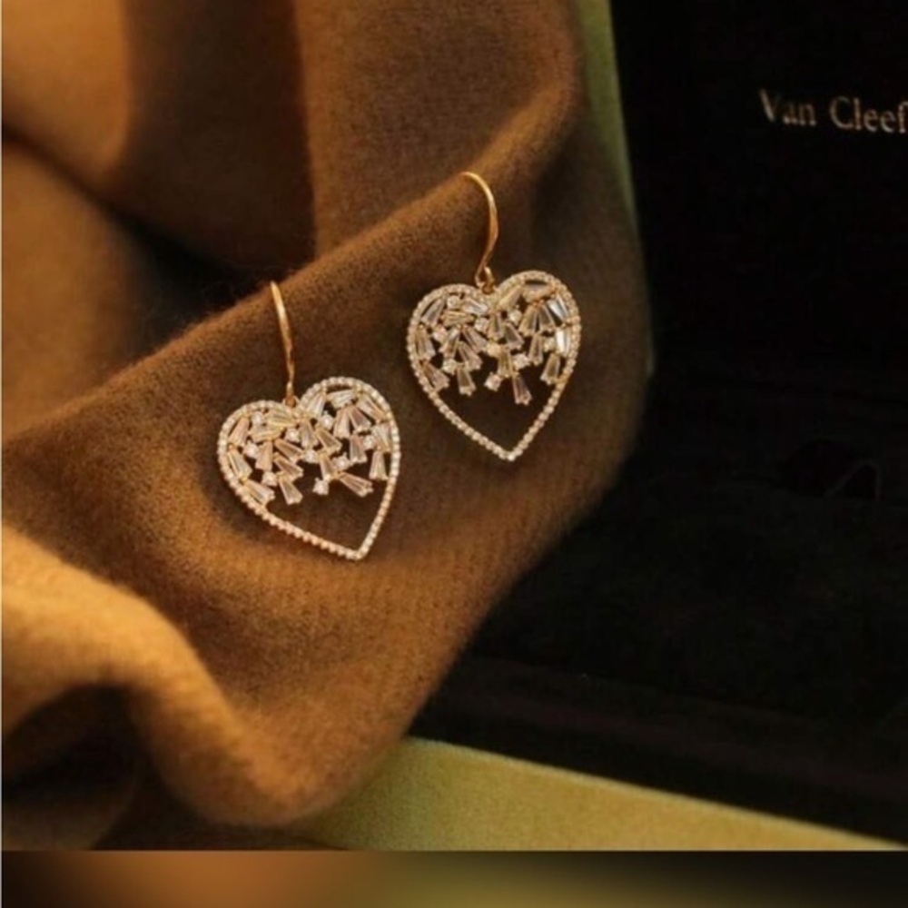 NWT Heart Earrings